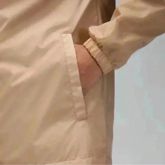 🔥NWT🔥Nike Jordan Flight MVP
Men's Jacket~Hemp/Sail Size Medium Repel Windbreaker - Picture 7 of 12